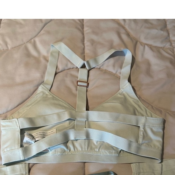 Abercrombie & Fitch matching workout set bra and seamless leggings - Picture 6 of 7